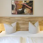 Alpenlandhaus Menardi شقة فندقية 4*