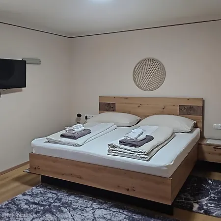 Alpenlandhaus Menardi Апарт-отель Зеефельд в Тироле