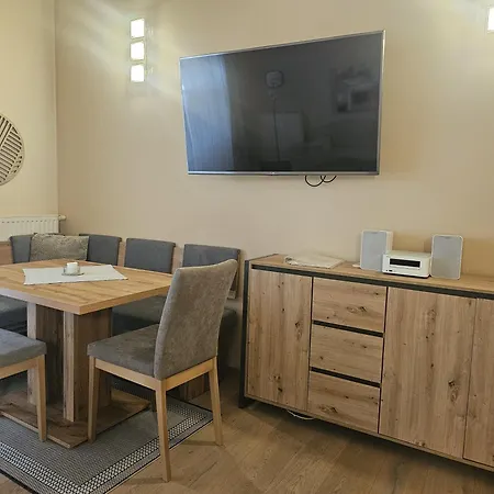 Hotel apartamentowy Alpenlandhaus Menardi 4*