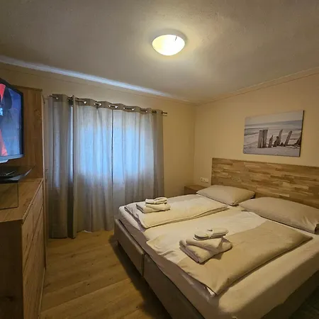 Alpenlandhaus Menardi Hotel apartamentowy Seefeld w Tirolu