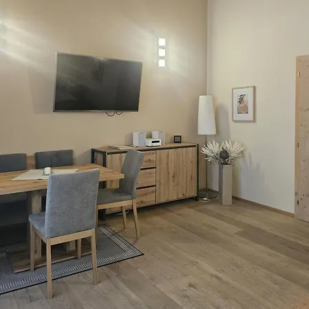 Alpenlandhaus Menardi Апарт-отель Зеефельд в Тироле