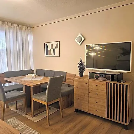 Alpenlandhaus Menardi Apart-hotel Seefeld in Tirol