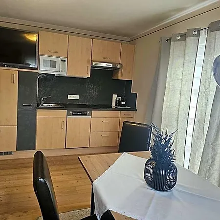 Alpenlandhaus Menardi Апарт-отель Зеефельд в Тироле