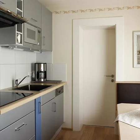 Alpenlandhaus Menardi Aparthotel Seefeld in Tirol