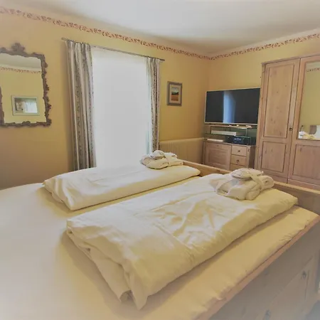 Alpenlandhaus Menardi Aparthotel