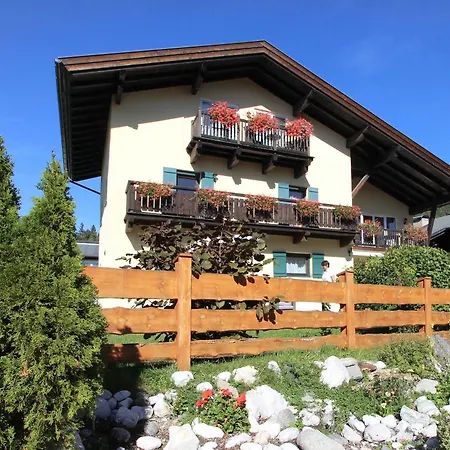 Alpenlandhaus Menardi Апарт-отель