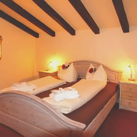 Alpenlandhaus Menardi Lägenhetshotell