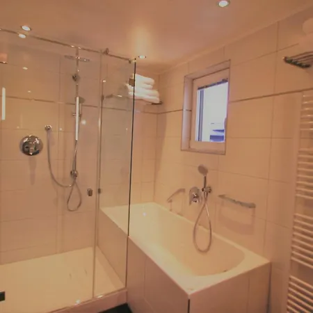 Alpenlandhaus Menardi Aparthotel