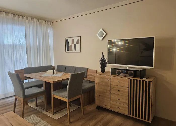 Alpenlandhaus Menardi Hotel apartamentowy Seefeld w Tirolu