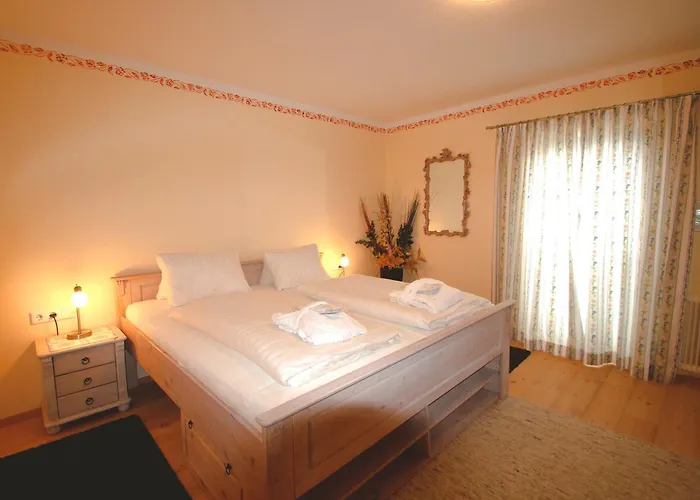 アパートホテル Alpenlandhaus Menardi 4*