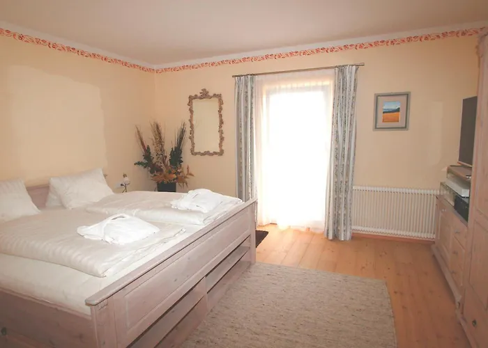 Alpenlandhaus Menardi Apartmanhotel 4*