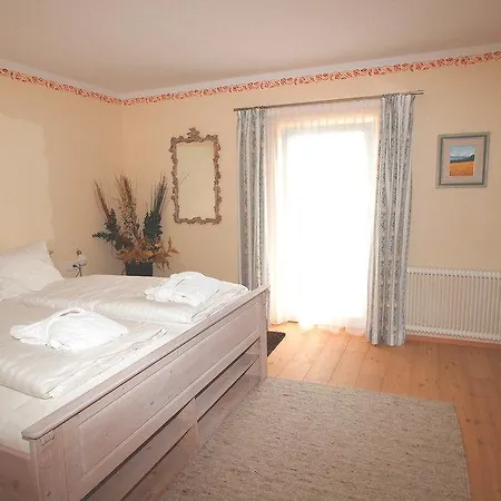 Alpenlandhaus Menardi מלון דירות 3*