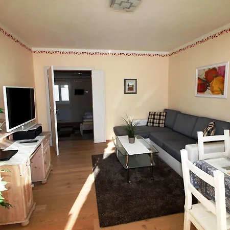 Hotel apartamentowy Alpenlandhaus Menardi 4*