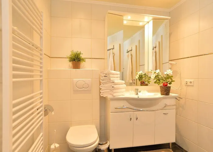 Alpenlandhaus Menardi Aparthotel 4*