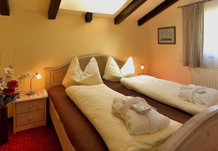 Alpenlandhaus Menardi Aparthotel Seefeld in Tirol