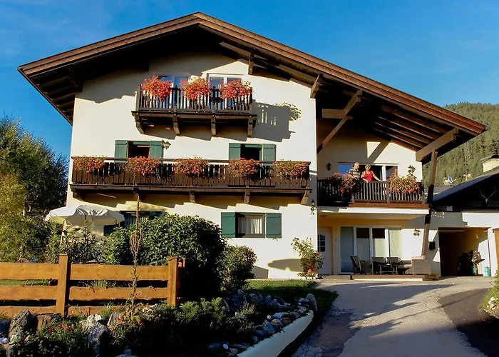 Alpenlandhaus Menardi Apart Otel
